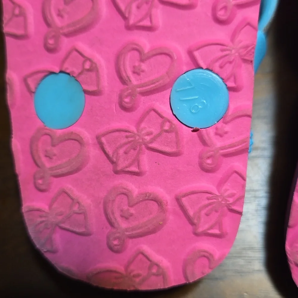JoJo Siwa flip‎ flops size 7/8